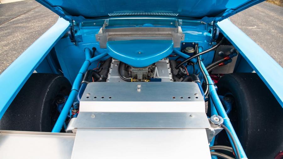 Моторный отсек Plymouth Road Runner Richard Petty NASCAR 1971 года  (фото 9 из 20)